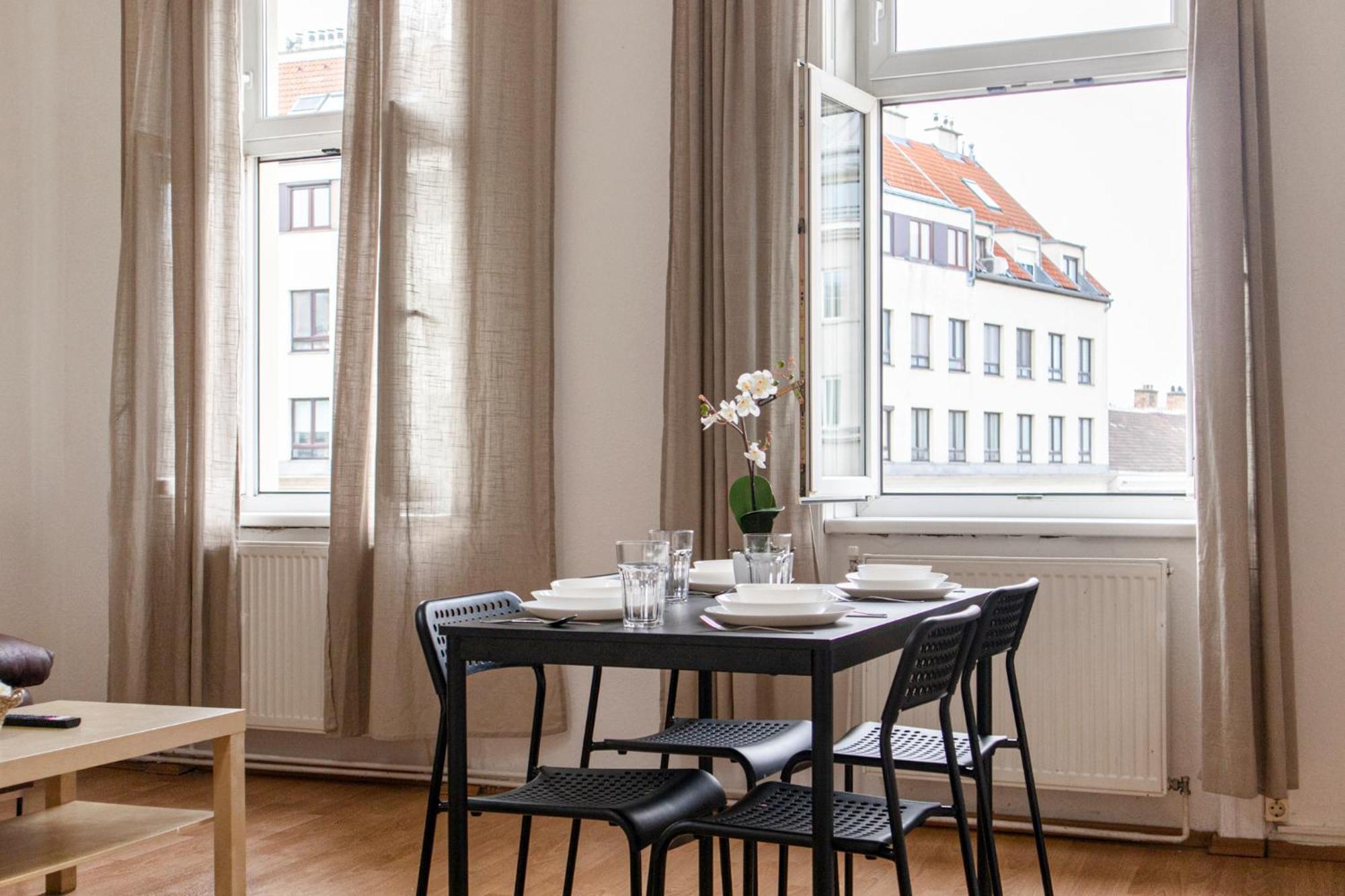 Sweet 2br Shared Standard Rooms, Location Apartment