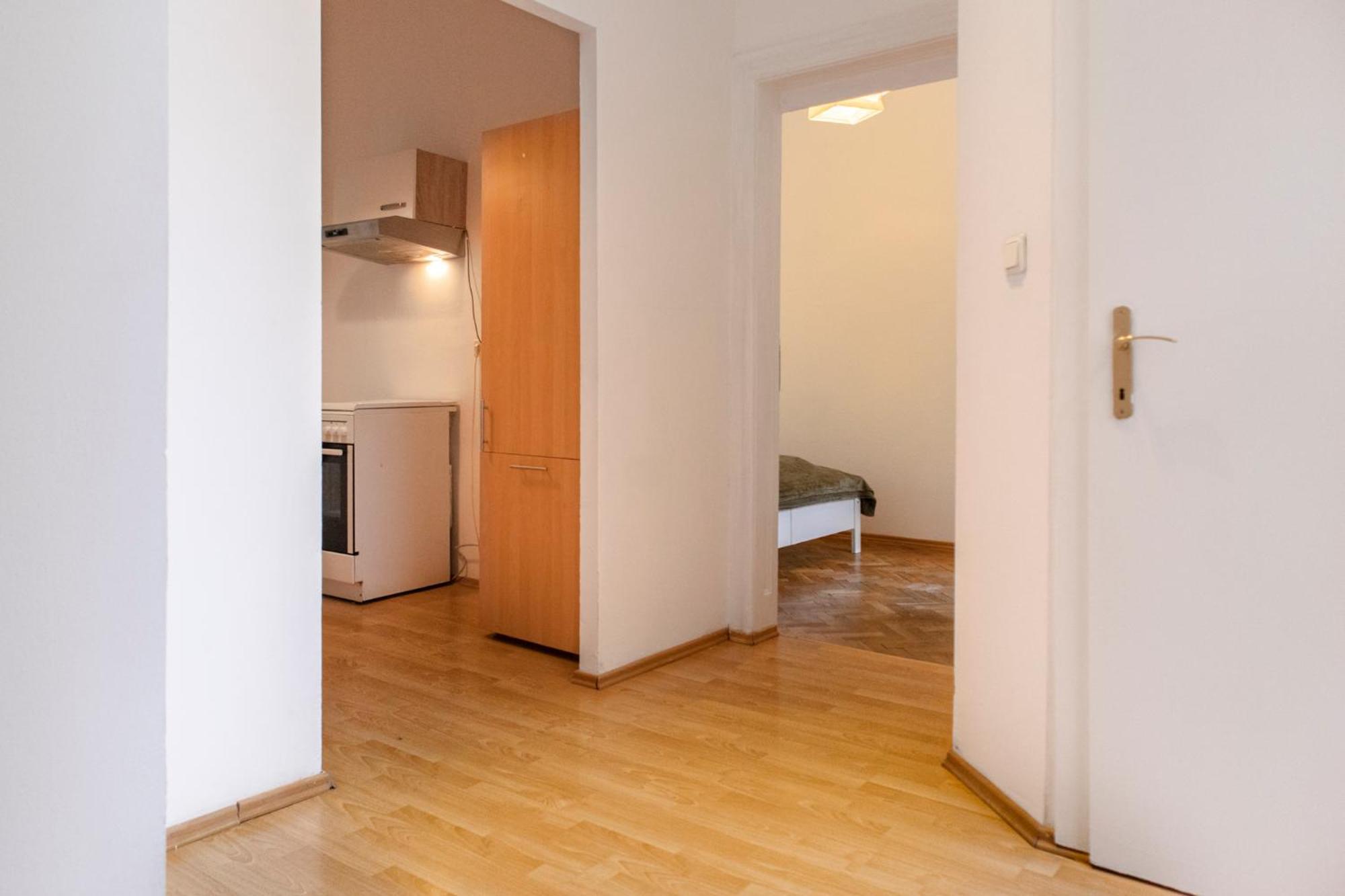Apartment Sweet 2br Shared Standard Rooms, Location *